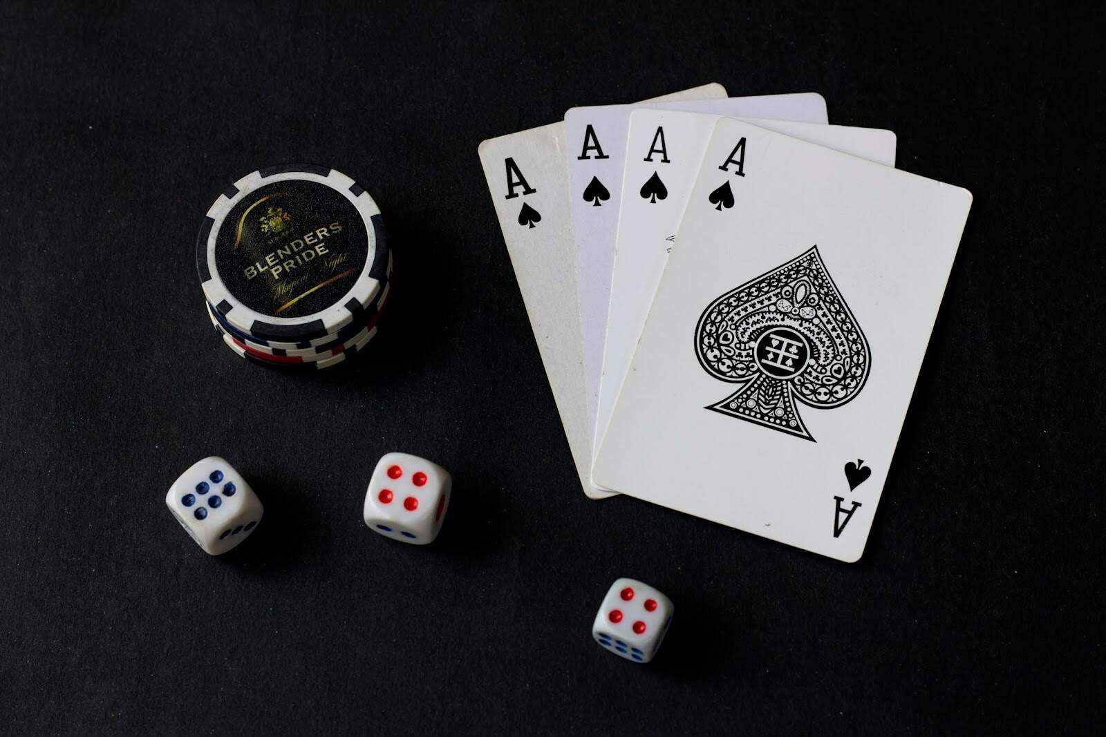 Live Dealer vs. Regular Online Casino Games: Which Experience is Right for You?