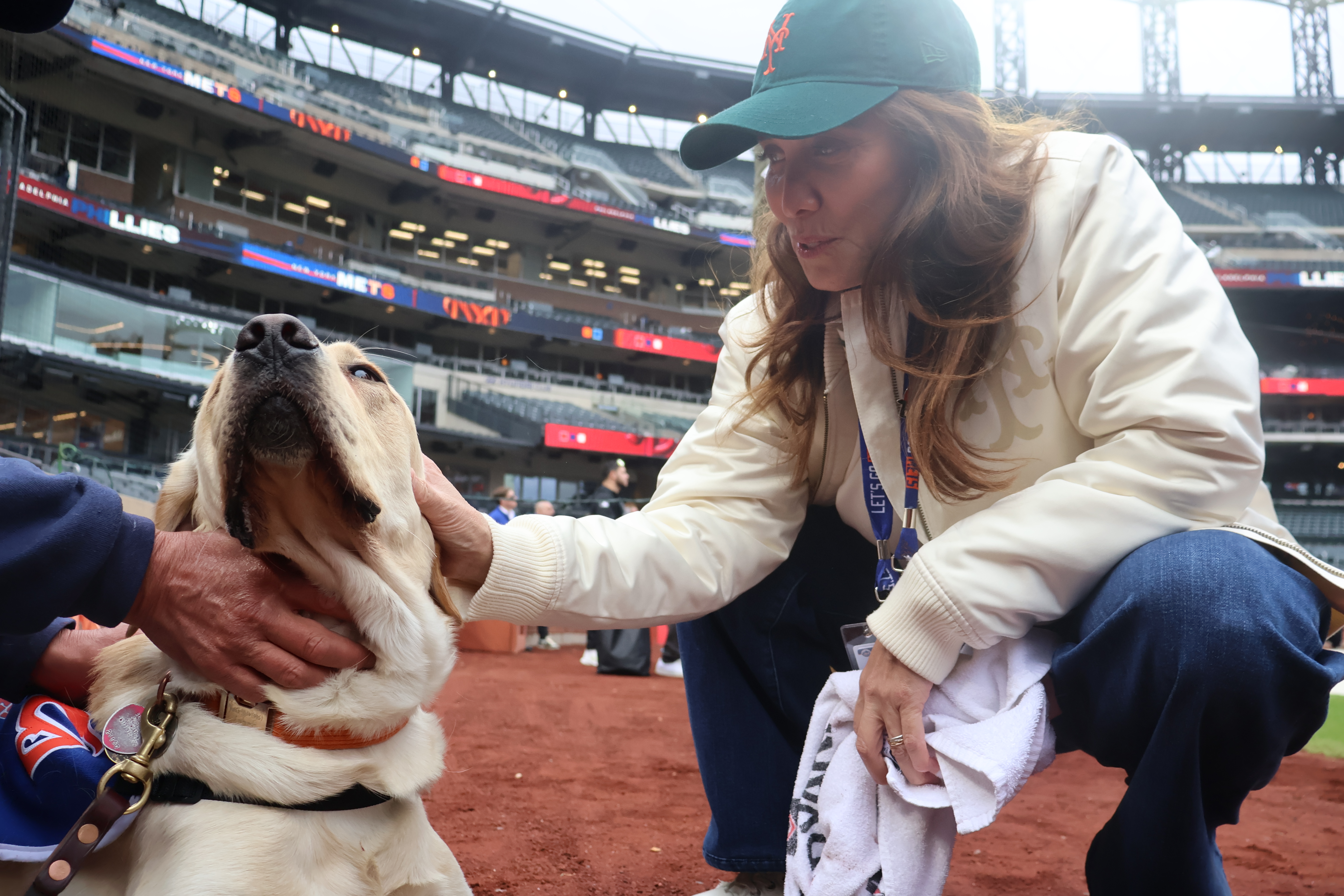 Buddy Mets VetDog