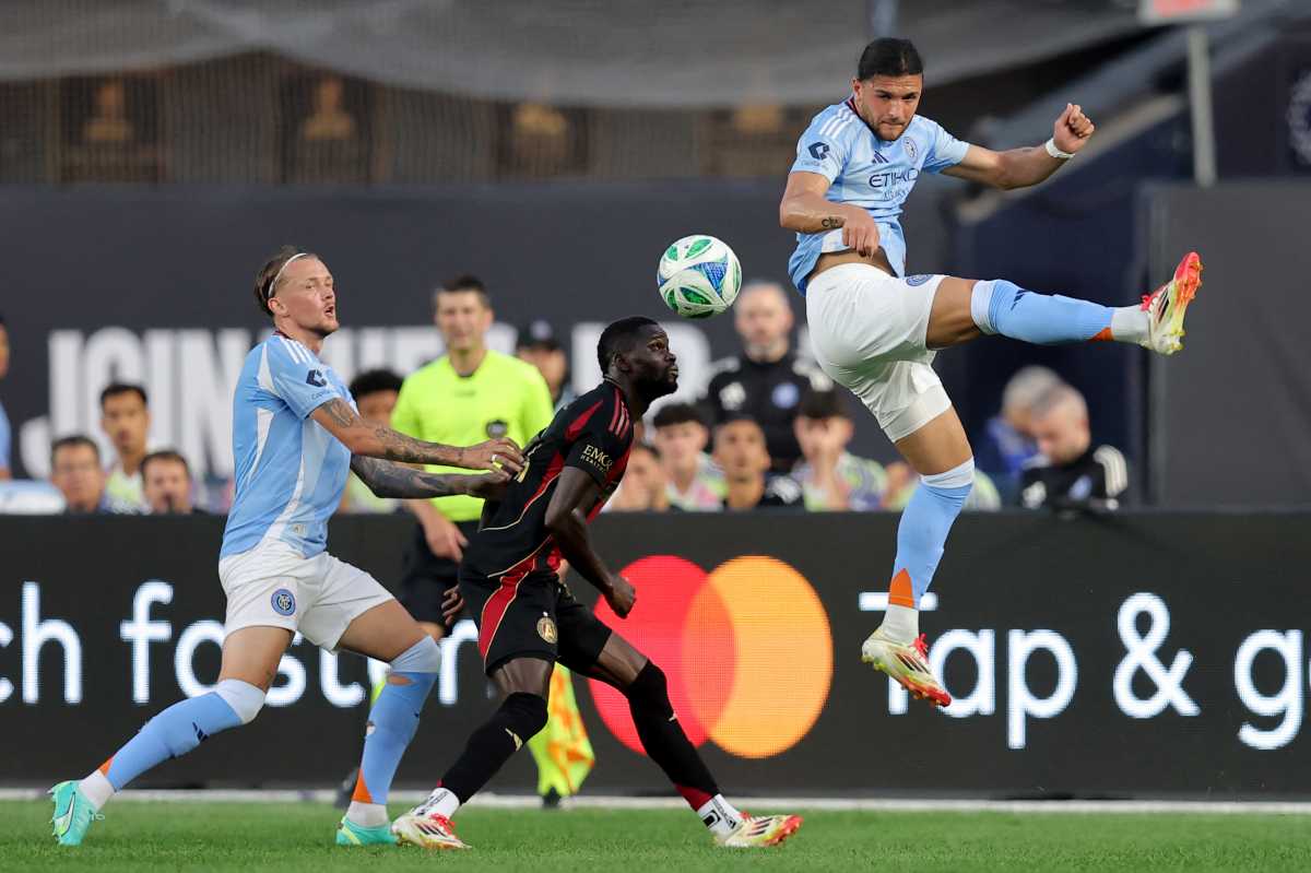 In 5 minutes, NYCFC flipped the script against Atlanta United: Inside the fastest 3-goal outburst in club’s history 4 Jun 12, 2025; New York, New York, USA; New York City FC midfielder Justin Haak (80) plays the ball past Atlanta United forward Jamal Thiare (14) and New York City defender Birk Risa (5) during the first half at Yankee Stadium. Mandatory Credit: Brad Penner-Imagn Images