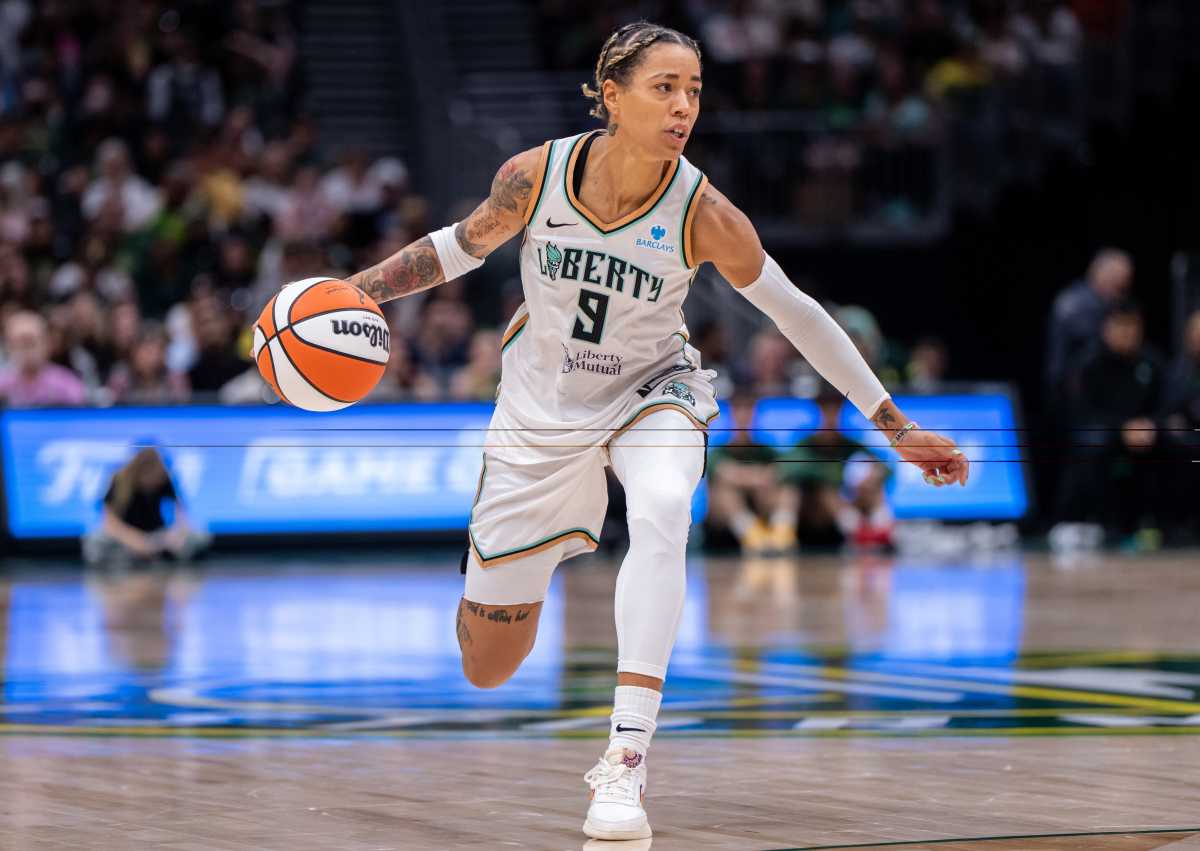 Liberty get back in win column, take down Valkyries with late push