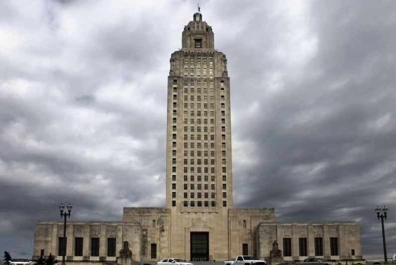 Police Arrest Louisiana Pair for Gambling-Linked Tax Refund Scam