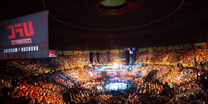 UFC Fighter “Feigned” KO after an Illegal Hit – Fans Furious
