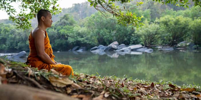 Thai Woman Seduced 9 Buddhist Monks, Extorted Them for Gambling Money
