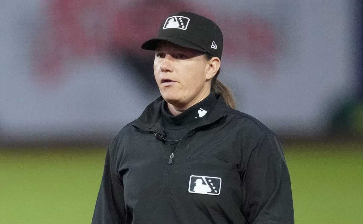 Ex-Hofstra softball star Jen Pawol to become MLB’s first female umpire | amNewYork