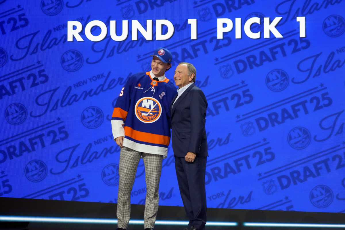 Matthew Schaefer signs 3-year entry level deal with Islanders | amNewYork