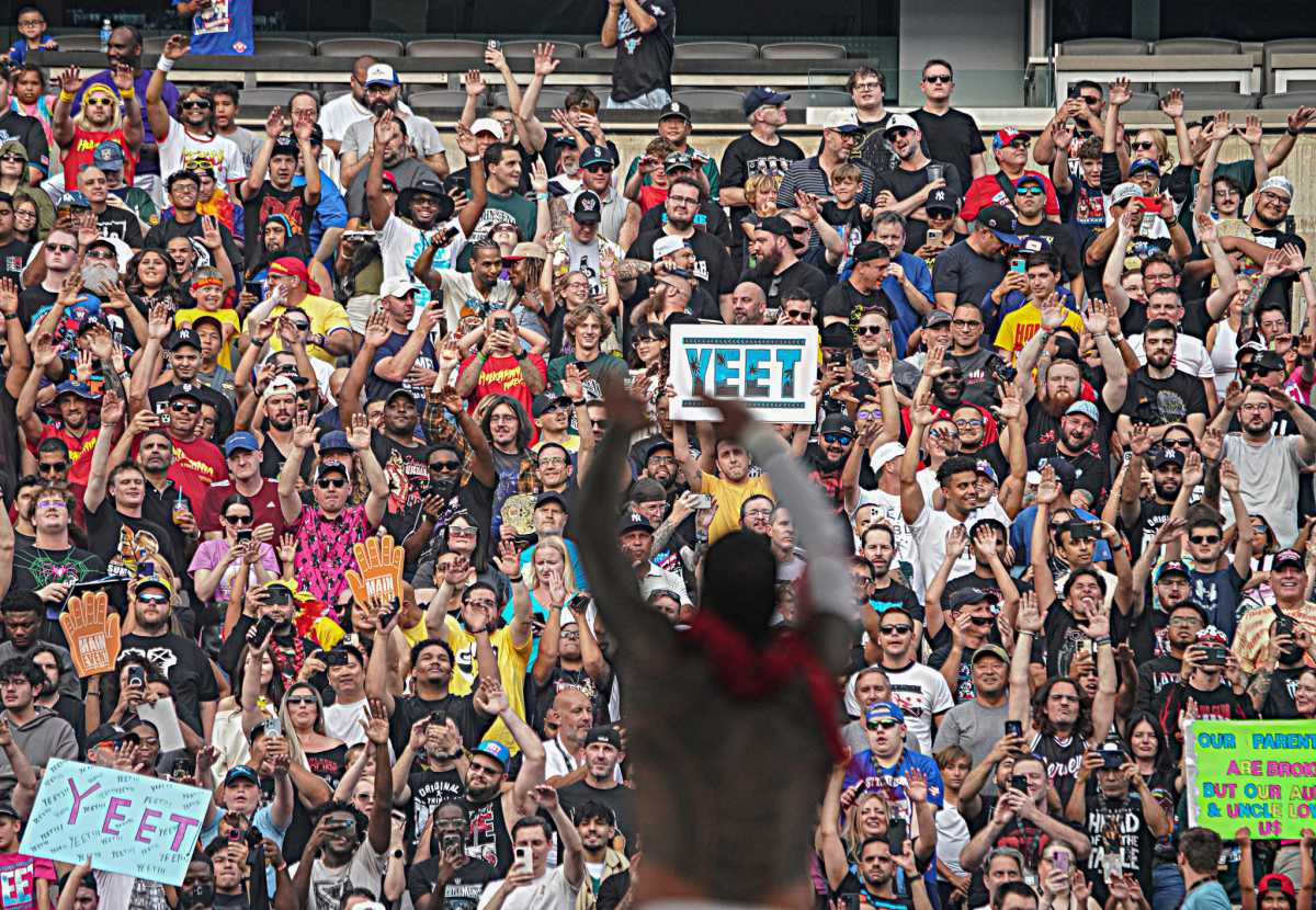 Thousands flood MetLife Stadium for first-ever two-night WWE SummerSlam 2