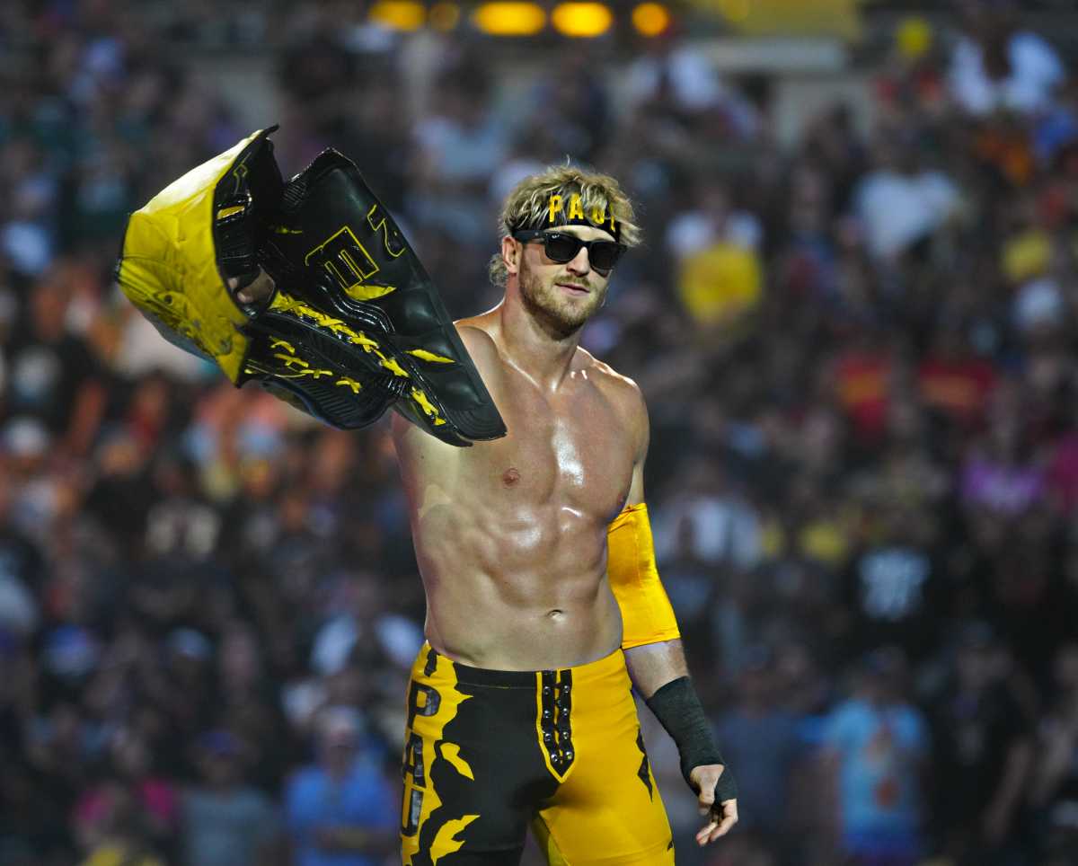 Thousands flood MetLife Stadium for first-ever two-night WWE SummerSlam 6