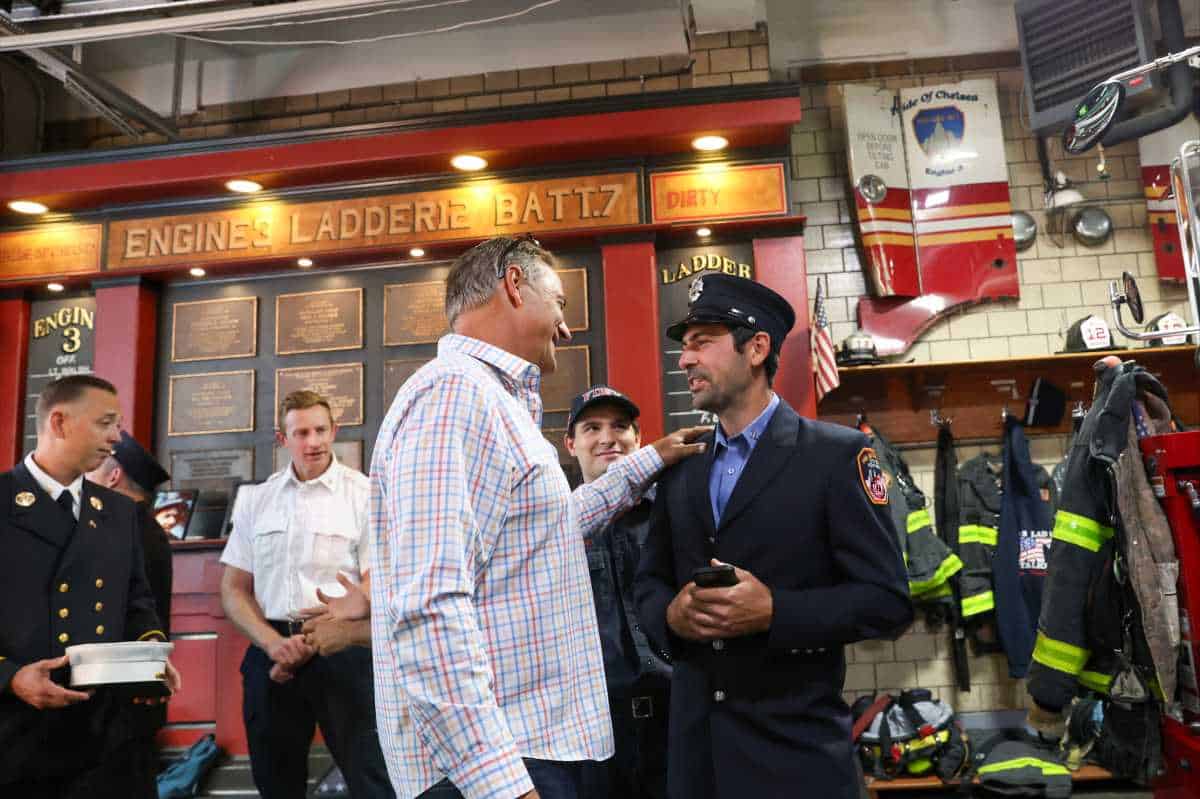 2001 Mets continue tradition of visiting local firehouses on 24th anniversary of 9/11 | amNewYork