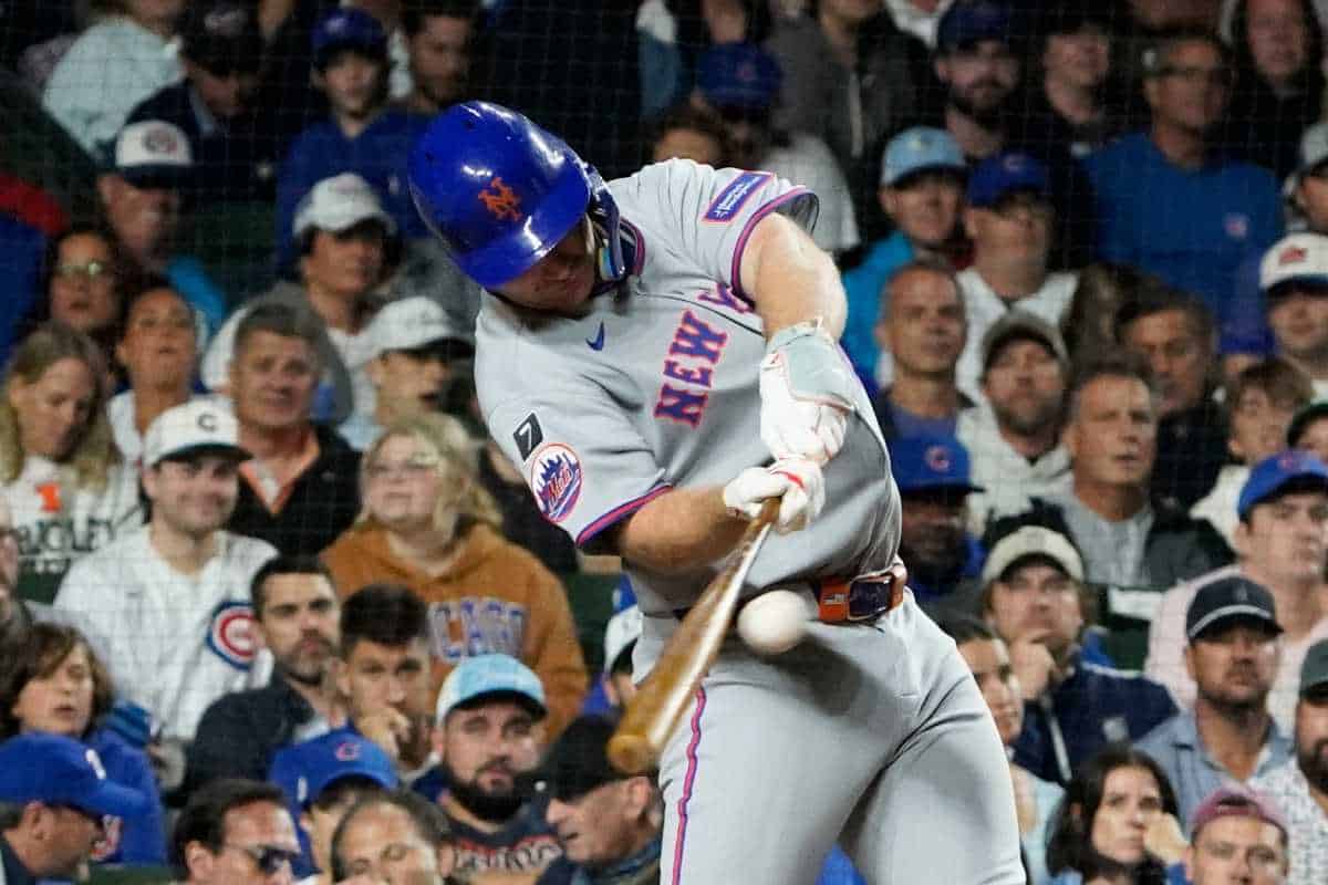 Mets stay alive, beat Marlins 5-0 as postseason hopes come down to final day | amNewYork
