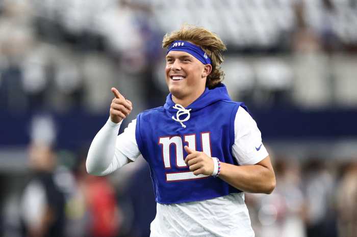 NFL Week 4 Sports Betting: Giants Lines & Jaxson Dart’s NFL Debut 2 Jaxson Dart Giants warmup Cowboys