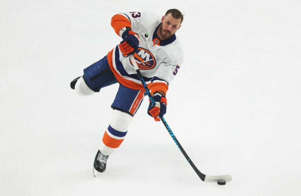 Casey Cizikas ‘did what he had to do’ to hit Islanders’ 900-game milestone | amNewYork