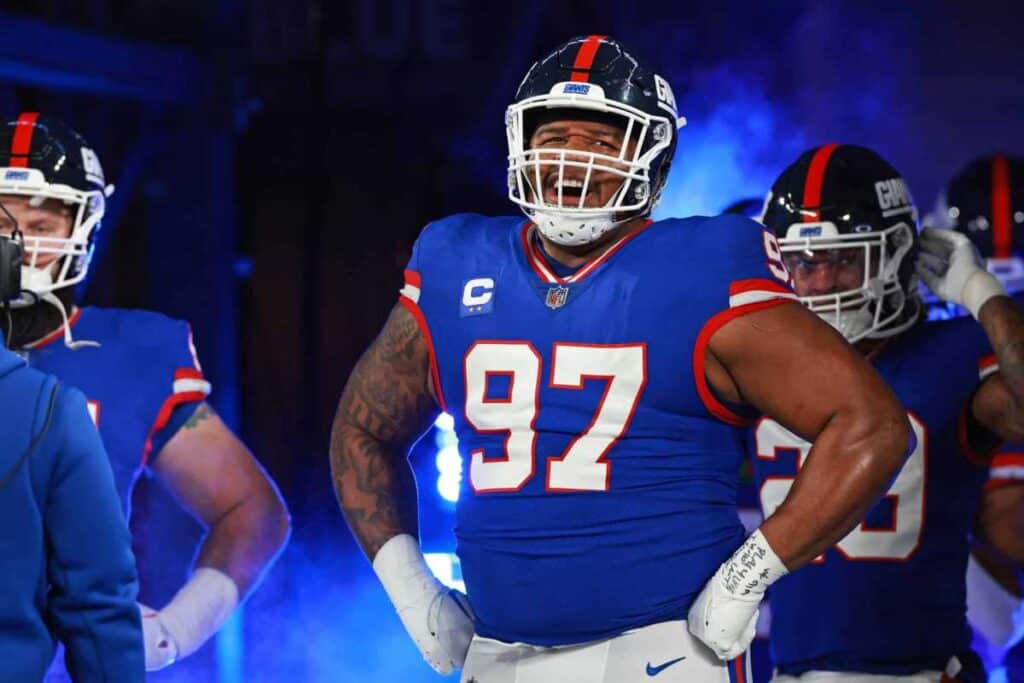 Giants’ Dexter Lawrence, team legend Carl Banks at odds after ‘delusional’ comments | amNewYork