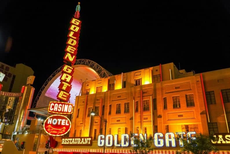 Live Table Games Are No More at Las Vegas’ Oldest Casino as Electronic Tables Take Over