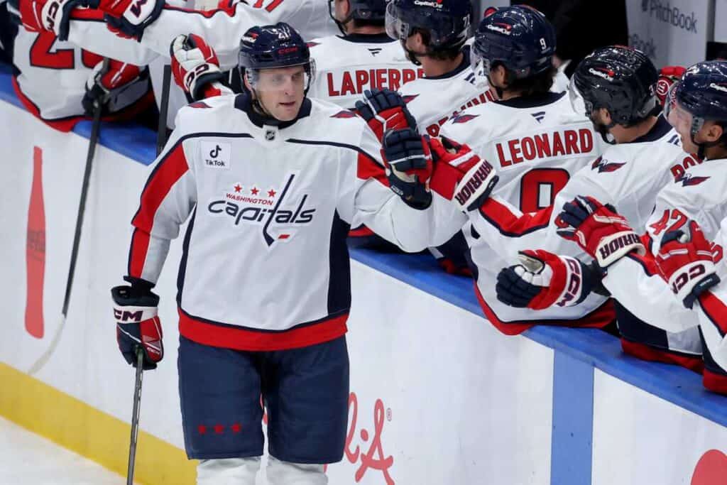 Matthew Schaefer’s 1st NHL goal not enough, Islanders fall to Capitals in home opener | amNewYork