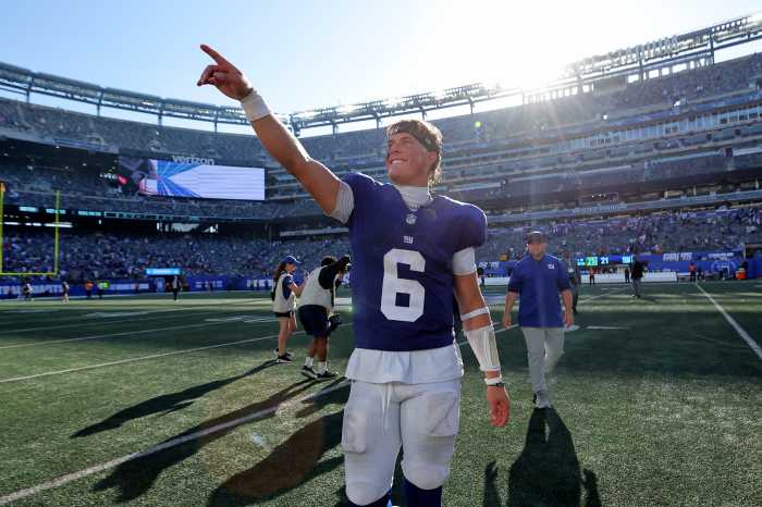NFL Week 5 Survivor Pool: Giant Opportunity for New York Football Teams 2 Giants quarterback Jaxson Dart pointing while celebrating win over Chargers