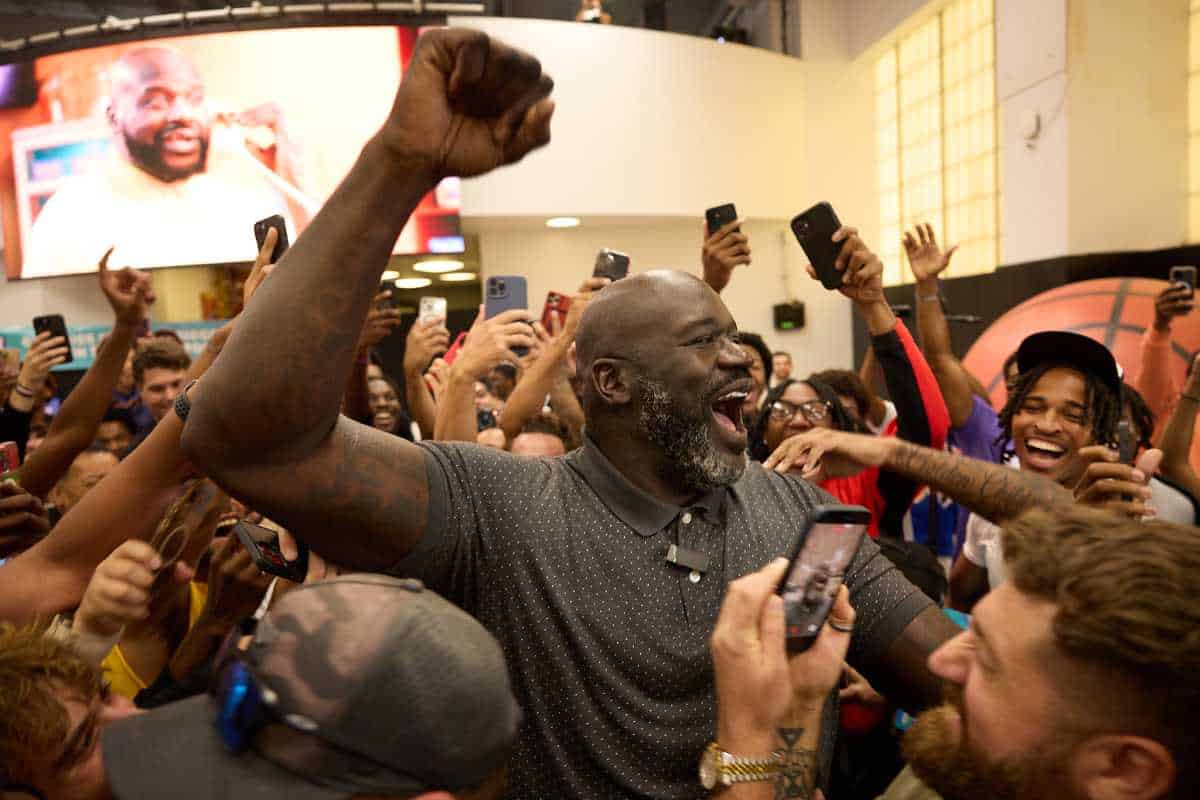 Shaquille O’Neal surprises fans with exclusive sneakers, taking to NYC basketball courts in the Shaq-A-Licious truck | amNewYork