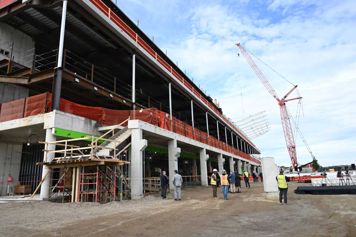 Topping out of new Belmont Park grandstand latest milestone in horse racing's biggest rebuild 2 long view of new Belmont Park grandstand under construction