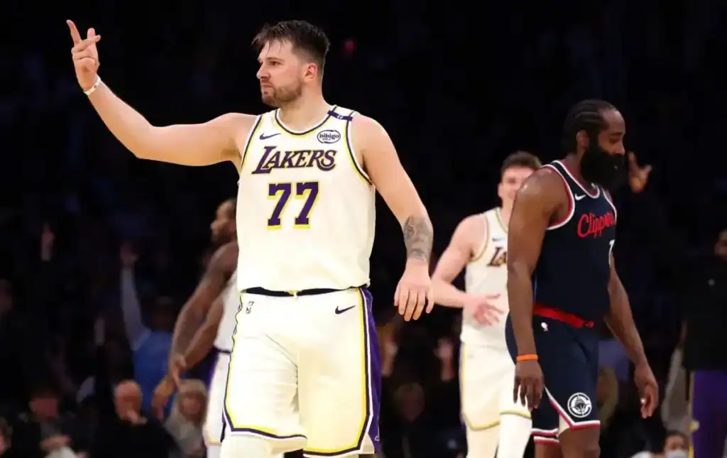 Clippers vs. Lakers Predictions: Moneyline, Over, Doncic Props