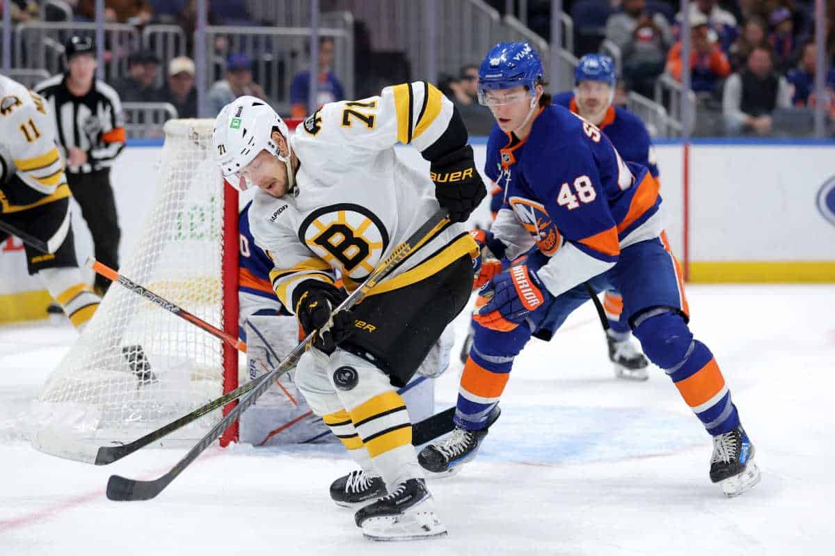 Islanders cough up lead late, fall in shootout to Bruins