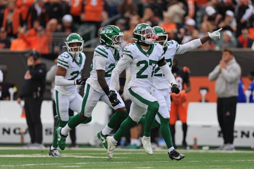 Oct 26, 2025; Cincinnati, Ohio, USA; New York Jets safety Malachi Moore (27) celebrates winning the game against the Cincinnati Bengals at Paycor Stadium.