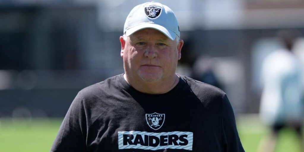 Raiders fire offensive coordinator Chip Kelly
