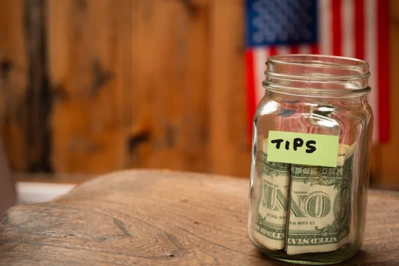 Cosmopolitan Bill Goes Viral on Reddit for Additional Fees and Tip