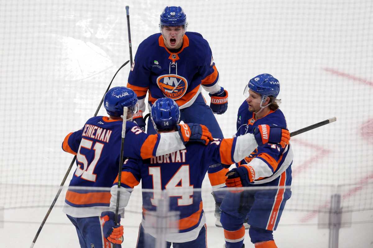 Islanders make statement, shatter Avalanche’s point streak with 6-3 win | amNewYork