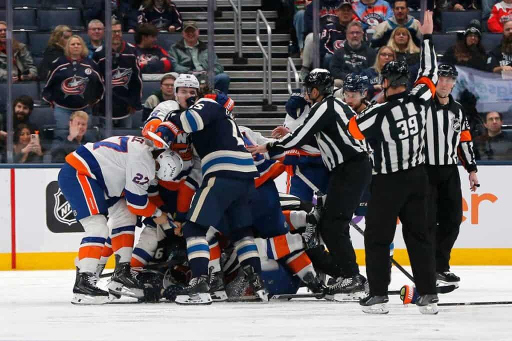 Mathew Barzal, Islanders continue to send clear message to Matthew Schaefer hunters