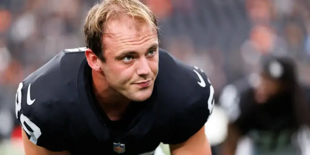 Raiders shutdown Pro Bowl TE Brock Bowers
