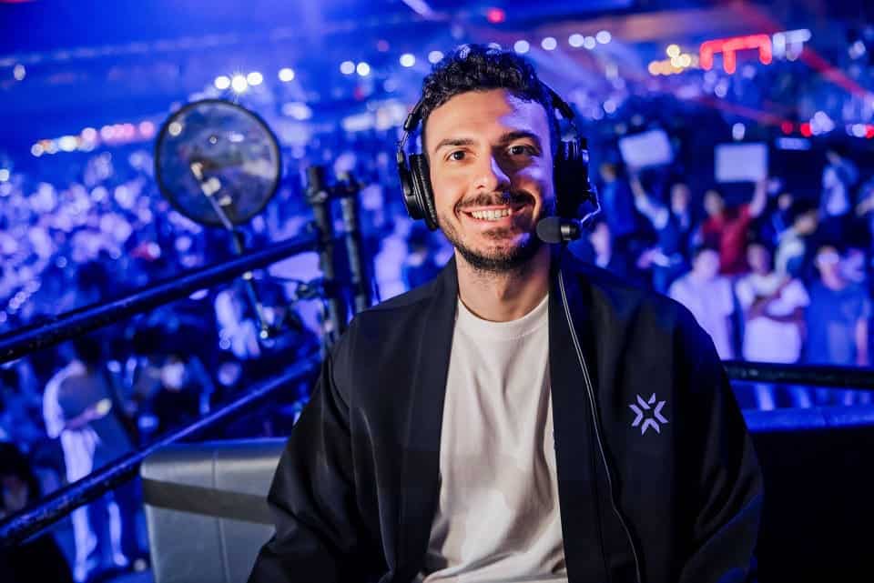 Tarik gets ready to cast at an event.