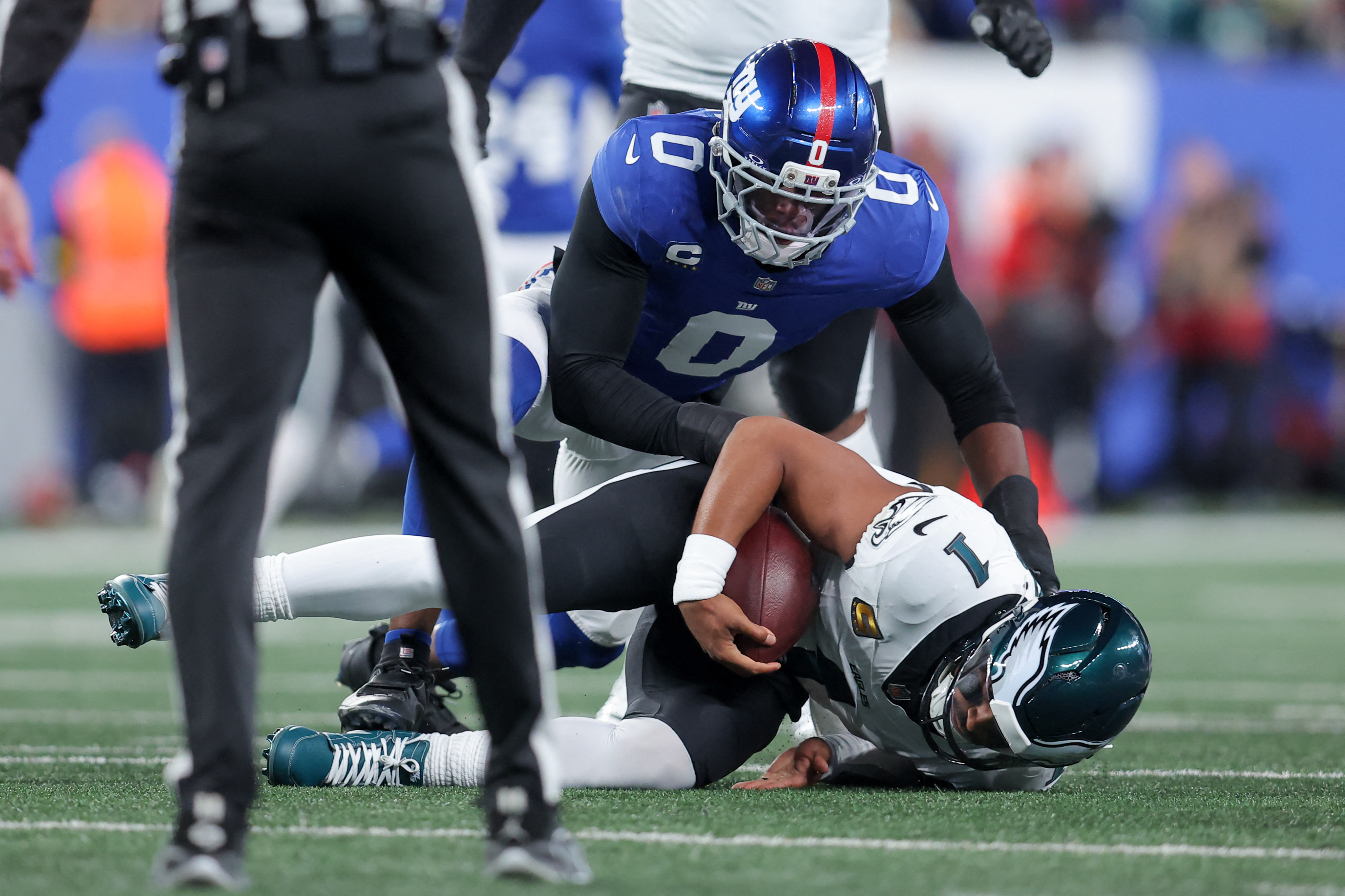 Top 25 of 2025: amNewYork ranks the best NYC athletes of the year 9 Brian Burns sack Jalen Hurts Giants Eagles TNF Week 6
