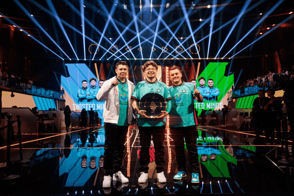 Warzone Celebrates Esports with In Game Banners