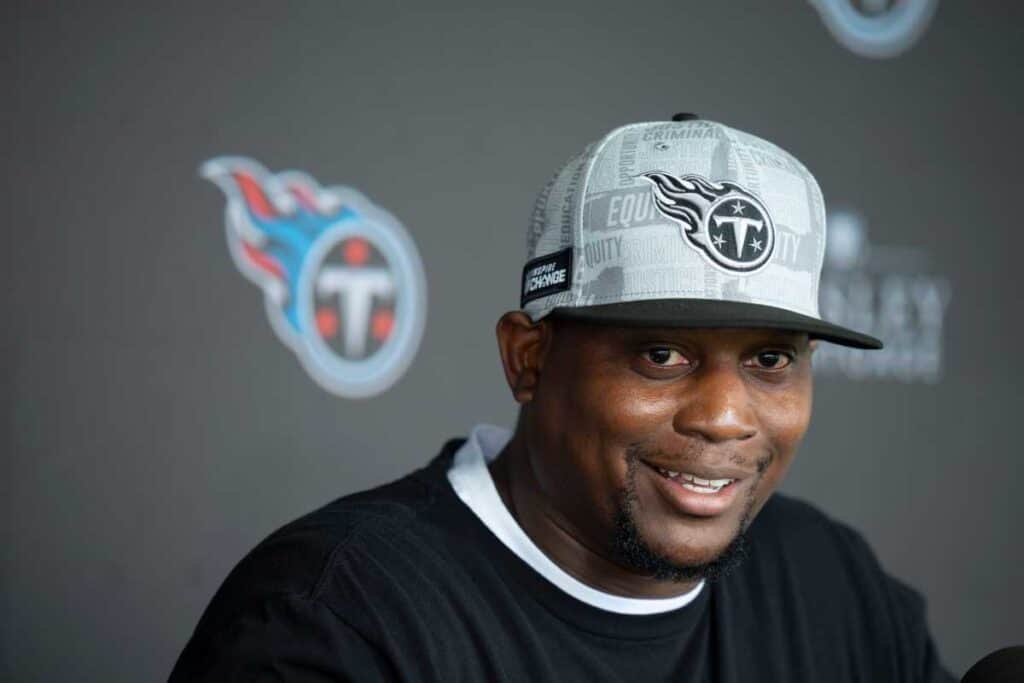 Giants hiring Dennard Wilson as defensive coordinator