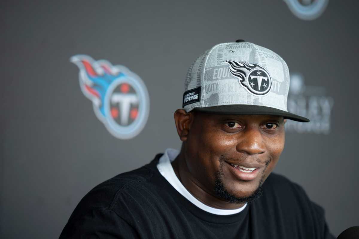 Giants hiring Dennard Wilson as defensive coordinator