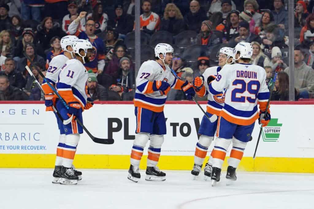 Islanders use one night in Philly to stabilize