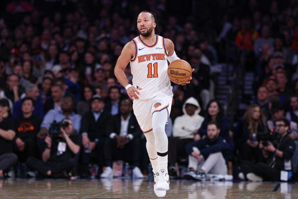 Jalen Brunson injury: Knicks hold breath after star tweaks ankle