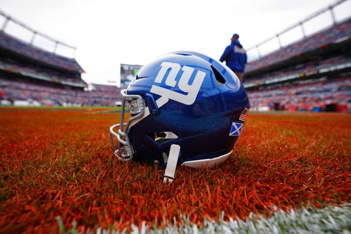Packers’ hire leaves Jim Leonhard for Giants’ taking