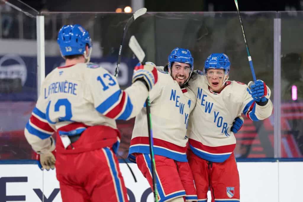 Rangers dealing with ‘weird’ Artemi Panarin situation as trade looms
