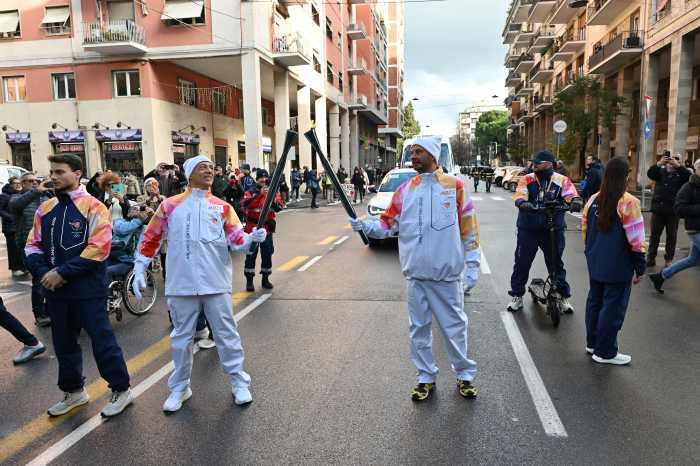 SUNY Downstate’s Dr. Riccardo Bianchi carries Olympic torch through his hometown • Brooklyn Paper